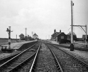 AOS P 2784  twenty railway station 1960 seen from spalding end